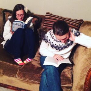 No matter how loud it gets or how much chaos there is, these 2 teens always read through it